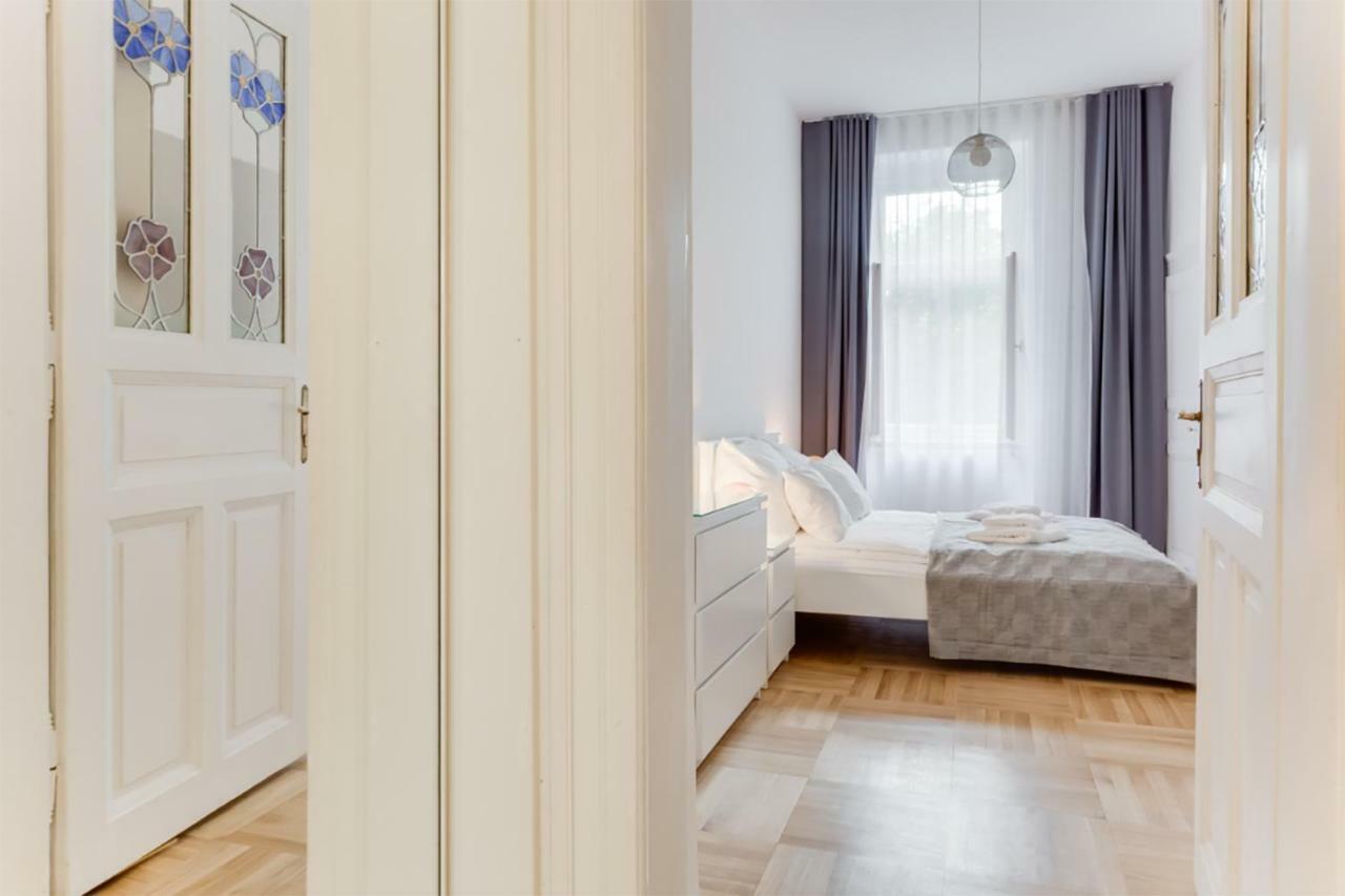 The Dancing House Residence, Two Bedroom Apartment With Balcony Near River! Prague Ngoại thất bức ảnh